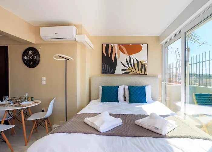 Aiolos New Smyrni View Loft Suite